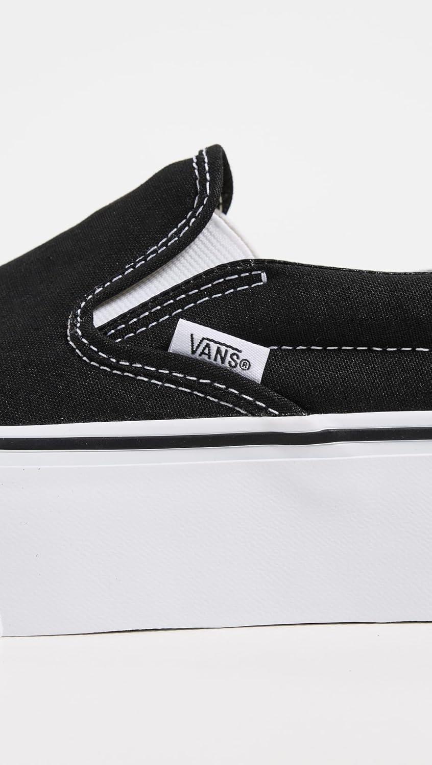 imageVans UnisexAdult Classic Slip onBlackTrue White