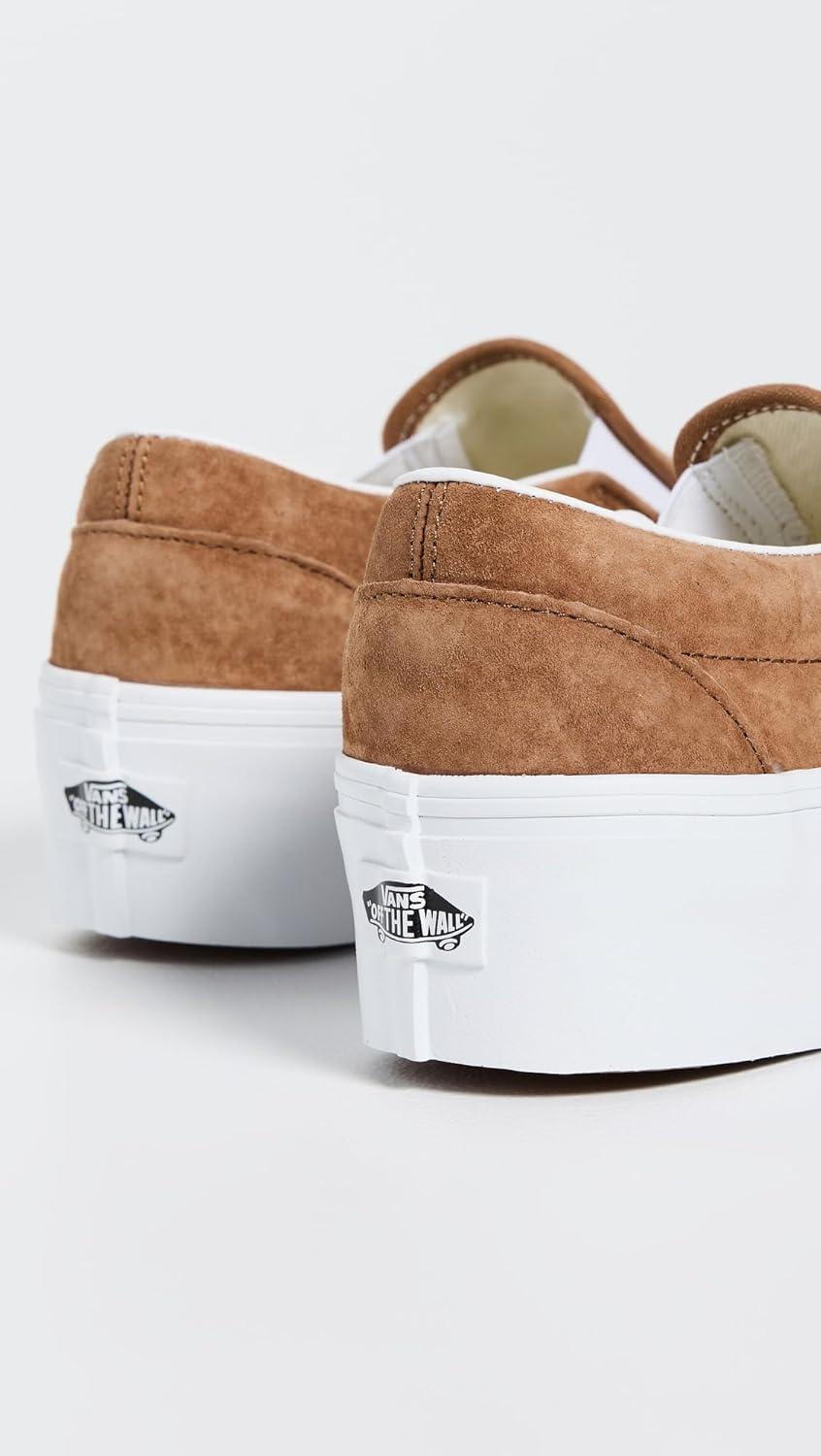 imageVans UnisexAdult Classic Slip onNubuck Chipmunk