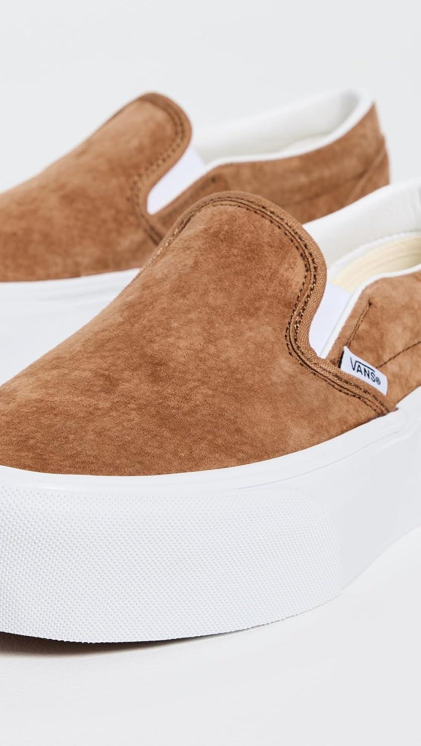 imageVans UnisexAdult Classic Slip onNubuck Chipmunk